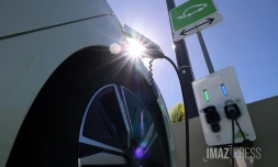Borne de rechargement pour véhicule électrique 
