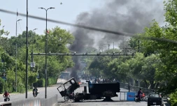 Manifestation aprĂšs l'arrestation de l'ex-Premier ministre Imram Khan, le 10 mai 2023 Ă Peshawar, au Pakistan