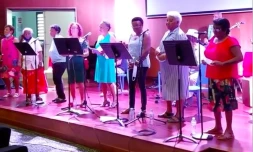  Spectacle le " choeur des Granmounes de Sainte-Marie " 