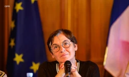 Ministre des outre mer et le préfet à gillot