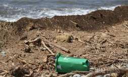 déchets front de mer cyclone Garance 
