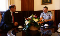 Saint-Pierre : le commandant de la gendarmerie de la Réunion reçu par David Lorion