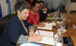 Signatude accord cadre entre Région et IRD
