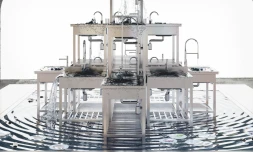 Assiettes sales et décor de lave-vaisselle… un restaurant des plus atypique [?]