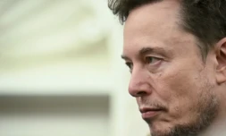 Elon Musk lors de la réception du président sud-africain Cyril Ramamphosa par Donald Trump dans le Bureau ovale de la Maison Blanche, à Washington, le 21 mai 2025 ( AFP / Jim WATSON )