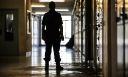 la contrôleure des prisons Dominique Simonnot étrille, dans son rapport annuel publié jeudi, "l'inertie coupable" du gouvernement face à la surpopulation carcérale record en France ( AFP / Thibaud MORITZ )