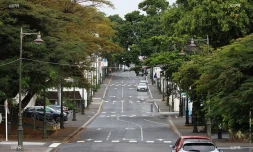 rue vide de saint-dénis 