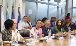 Hôpital : au CHU de La Réunion, un déficit qui inquiète (mardi) [?]
