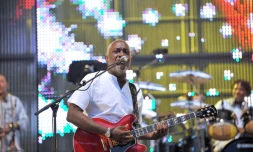 Jacob Desvarieux en concert avec le groupe Kassav' au Stade de France le 16 mai 2009