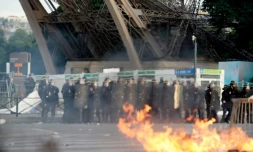 Incidents en marge de la finale de l'Euro-2016, près de la fan zone du Champ-de-Mars le 10 juillet 2016 à Paris
