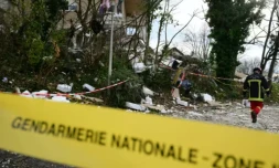 Sur les lieux de l'explosion meurtriÚre d'un bùtiment, à Trévoux (Ain), le 16 décembre 2025 ( AFP / Olivier CHASSIGNOLE )
