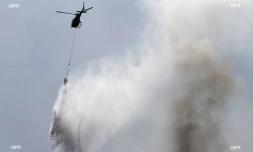 hélicoptère bombardier d\'eau