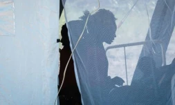 Des malades souffrant de diarrhées sont traités dans une tente le 27 mars 2019 à Beira, au Mozambique. Plus de mille cas de choléra ont été signalés