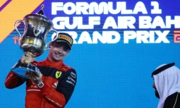 Le pilote Ferrari Charles Leclerc vainqueur du GP de BahreĂŻn sur le circuit de Sakhir, le 20 mars 2022