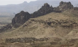  Vue aérienne de la ville de Golo, dans la région montagneuse et boisée du Jebel Marra, au centre du Darfour. Cette zone a été complètement détruite par l'éboulement, dimanche 31 août. © Ashraf Shazly, AFP 
