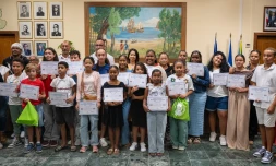 La ville de la Possession décerne un diplôme aux jeunes membres du conseil municipal