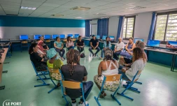 Le Port : des parents d'élÚves se sensibilisent aux risques du numérique