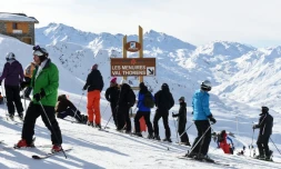 Des skieurs à Méribel dans les Alpes, le 2 février 2016