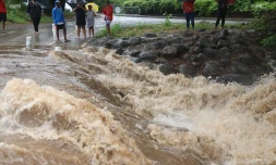 Dépression tropicale, sud, crue, radier submergé, eau