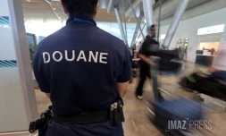 Douane aéroport Roland Garros 
