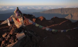 Boudhisme : des prières au sommet du Piton des Neiges