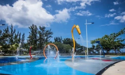 Piscine municipale et jeux d'eau : la ville du Port fait le point sur les horaires