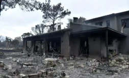Une maison de la commune de Saint-André, le 15 août 2023, aprÚs un incendie qui a ravagé plusieurs centaines d'hectares dans les Pyrénées-Orientales ( AFP / RAYMOND ROIG )