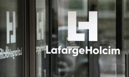 Trois cadres du cimentier français Lafarge ont été placés en garde à vue mercredi dans le cadre de l'enquête sur des soupçons de financement indirect de groupes jihadistes en Syrie