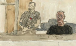 Dominique P. (à droite) pendant son procès devant la Cour criminelle d'Avignon, le 2 septembre 2024