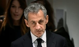 L'ex-président de la République Nicolas Sarkozy au tribunal correctionnel de Paris, qui l'a condamné à 5 ans de prison, le 25 septembre 2025 ( AFP / JULIEN DE ROSA )