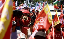 Saint-Denis - Manifestation contre la vie chère et le gouvernement