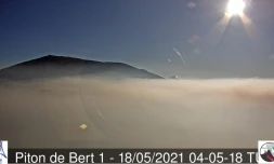 Piton de la Fournaise : les gaz volcaniques ont envahi l'enclos 