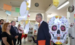Rostane Mehdi, recteur de l'académie de La Réunion en visite au lycée Georges Brassens .