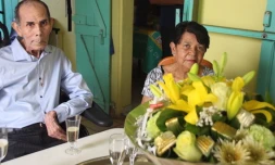 Guylaine et Georget Voltige, respectivement âgés de 71 et 72 ans, fêtaient leur cinquante ans de mariage ce vendredi 29 décembre 2017 à Saint-Paul 