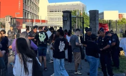Saint-Denis : 21 policiers pour contrôler les élèves du lycée professionnel Julien de Rontaunay au lendemain de l'agression d'une enseignante