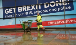 "Mettez en oeuvre le Brexit. Investissez dans le systÚme de santé, nos écoles et la police", lit-on sur une affiche au congrÚs de Manchester du Parti conservateur britannique, le 29 septembre 2019