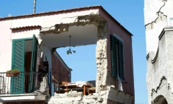 Des bâtiments endommagés par le séisme à Casamicciola Terme, sur l'île italienne d'Ischia, le 22 août 2017