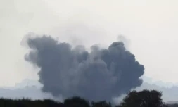 Photo prise au sud de la bande de Gaza, cÎté israélien, montrant une colonne de fumée, le 16 octobre 2023 ( AFP / JACK GUEZ )