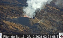 Piton de la Fournaise : le front de coulée se déplace très lentement