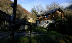 Le chalet oĂč ont Ă©tĂ© retrouvĂ©s morts trois enfants Ă Taninges, le 13 novembre 2024