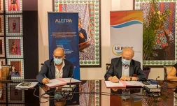 Convention signature 