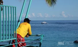  pose des filets plage de  Boucan-Canot 