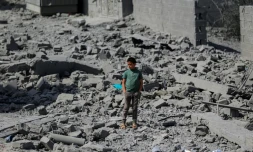 Destructions à Sanaa après un bombardement américain, le 27 avril 2025