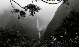 Des cascades à Salazie durant le passage d\'Ava