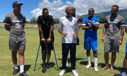 Steve Mandanda pour un stage de foot au Port