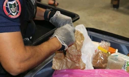 Contrôle de police à l'aéroport Roland Garros
