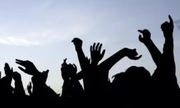 Un homme est mort d'un arrĂȘt cardio-respiratoire lors d'une rave party illĂ©gale prĂšs de Saumur ( AFP / )