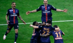 Les joueurs du PSG fêtent le but de Javier Pastore face à Lille en finale de la Coupe de la Ligue, le 23 avril 2016 au Stade de France