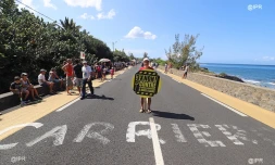 Manifestation contre la crrière de Bois Blanc - Touch Pa Nout Roche