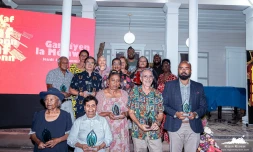 remise des trophées "gardyen la mémwar"